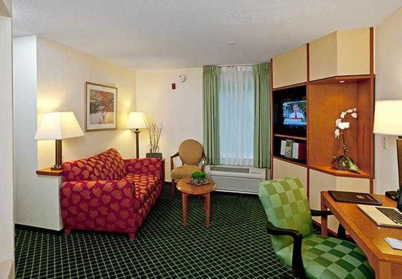 Fairfield Inn & Suites By Marriott Brunswick Freeport Habitación foto
