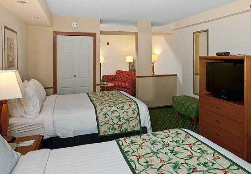 Fairfield Inn & Suites By Marriott Brunswick Freeport Habitación foto