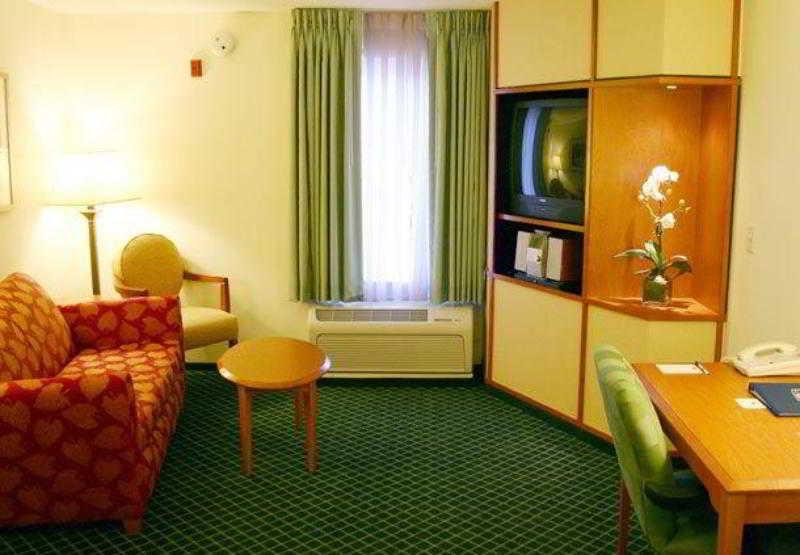 Fairfield Inn & Suites By Marriott Brunswick Freeport Interior foto